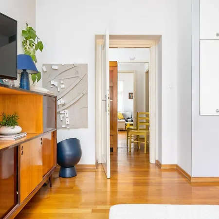 Main Street Apartment *