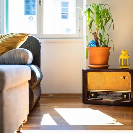 Main Street Apartment *